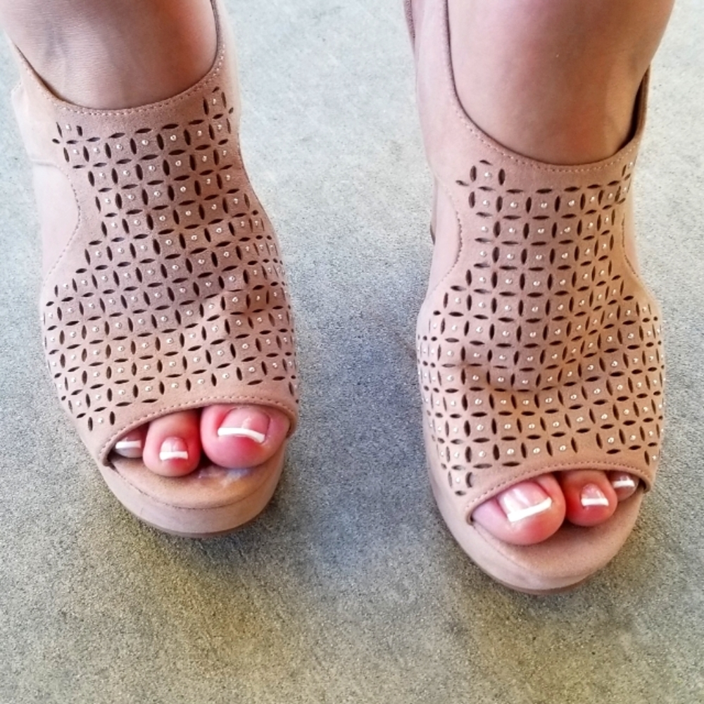 Chinese Laundry Pink Wedge Heels
